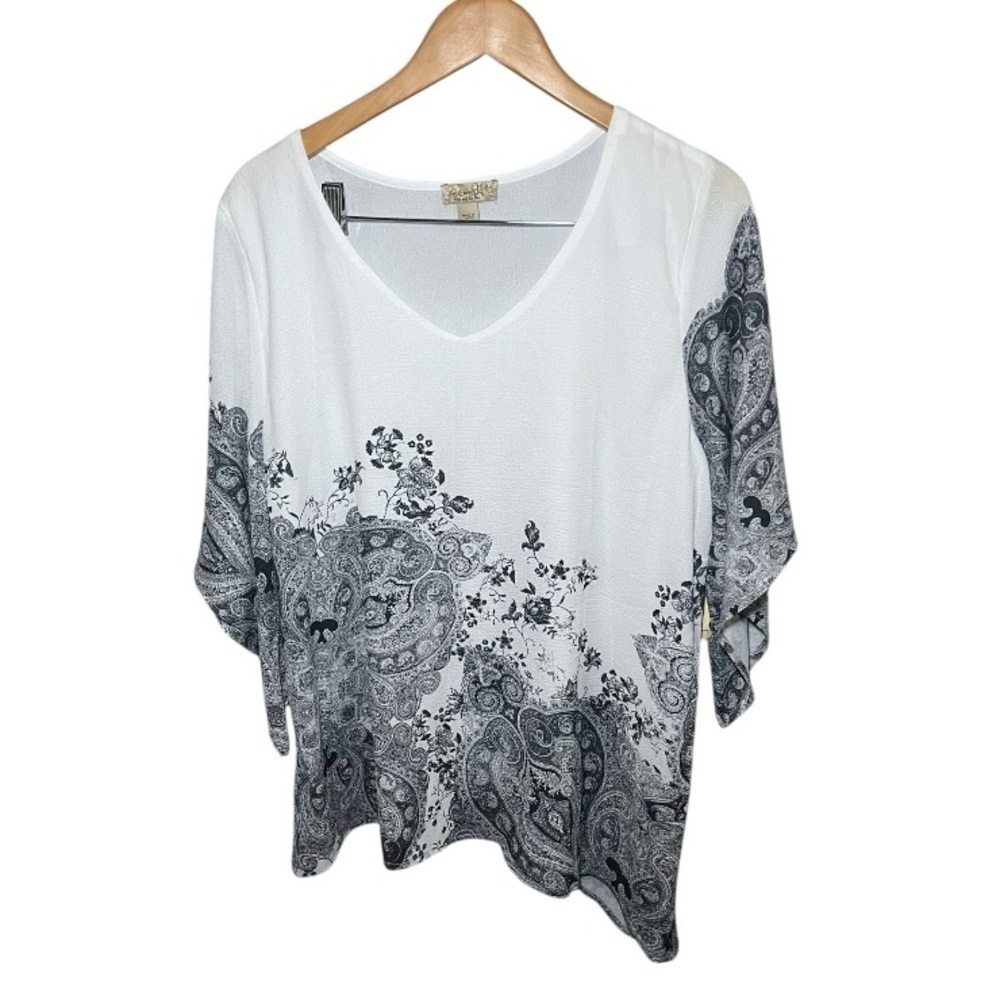 NWT White and Gray Paisley Women's Top Size XL